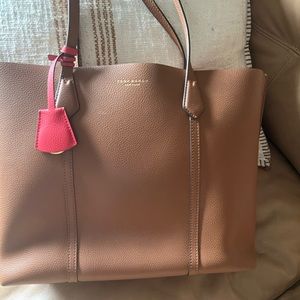 Tory Burch Perry Tote 💕